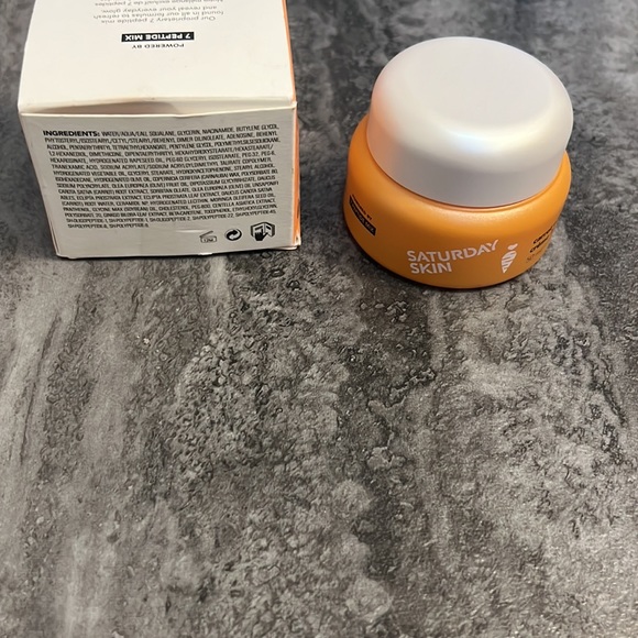 Saturday Skin Carrot + Niacinamide MOISTURIZING CREAM - Picture 3 of 5
